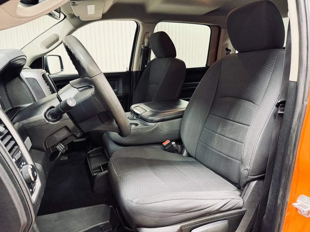 2019 RAM 1500 Classic Express Crew Cab 4x4 5'7" Box