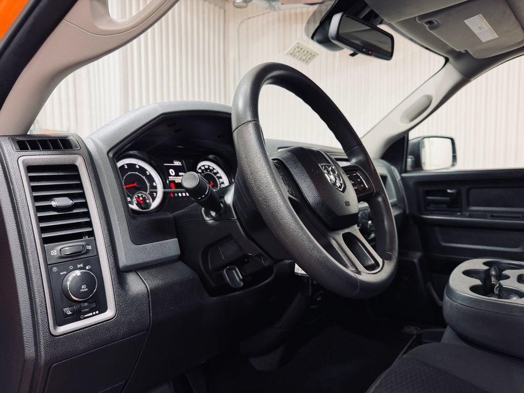 2019 RAM 1500 Classic Express Crew Cab 4x4 5'7" Box
