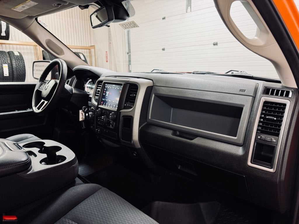 2019 RAM 1500 Classic Express Crew Cab 4x4 5'7" Box