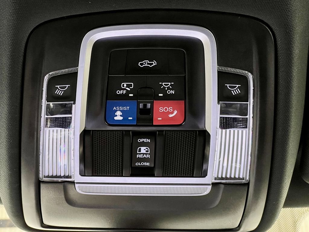 2025 RAM 1500 Laramie Crew Cab 4x4 5'7" Box