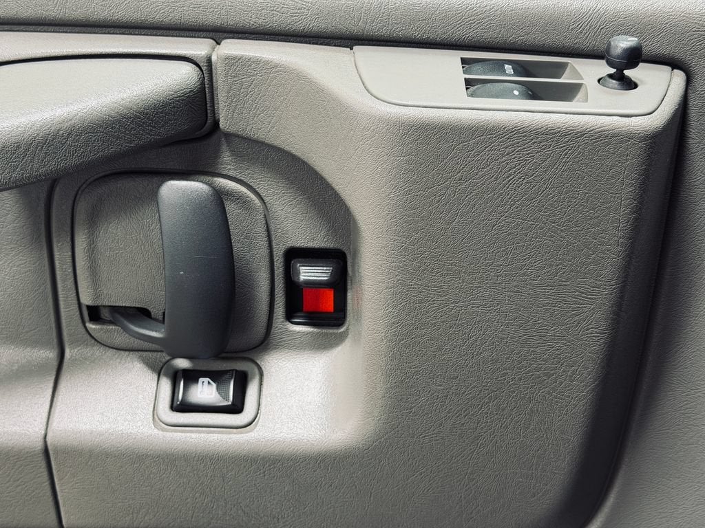 2015 Chevrolet Express Passenger 3500 LS