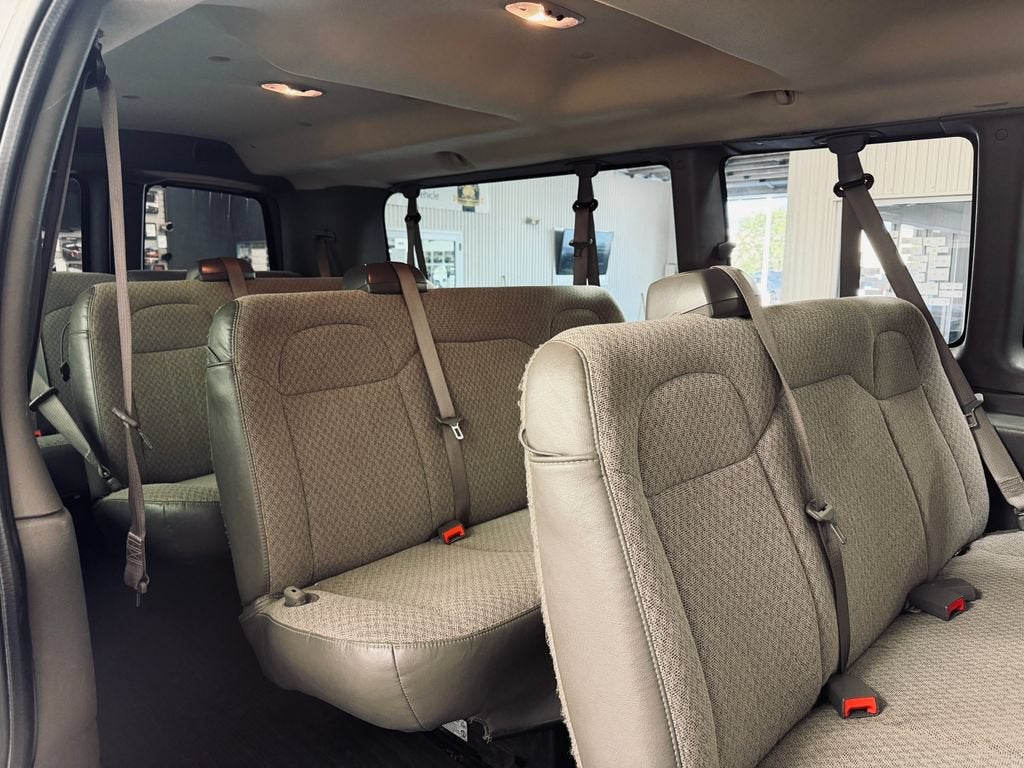 2015 Chevrolet Express Passenger 3500 LS
