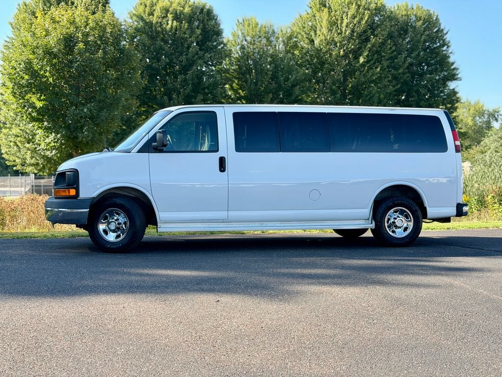 2015 Chevrolet Express Passenger 3500 LS