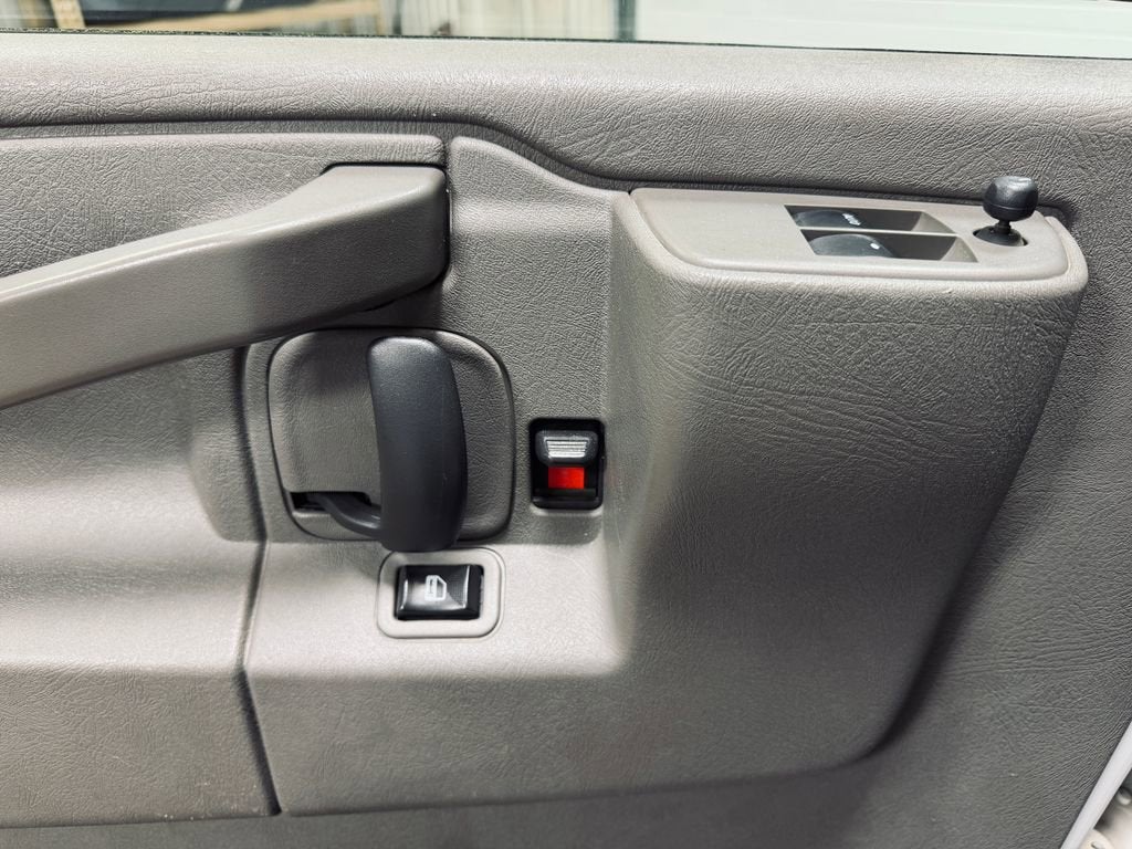 2019 GMC Savana Passenger 3500 LS
