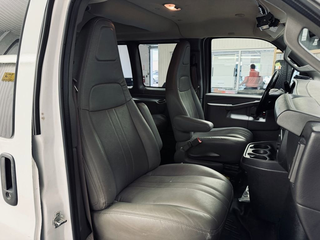 2019 GMC Savana Passenger 3500 LS