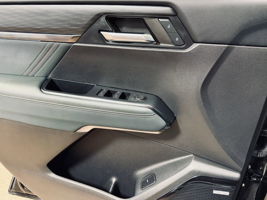 2024 GMC Acadia AT4