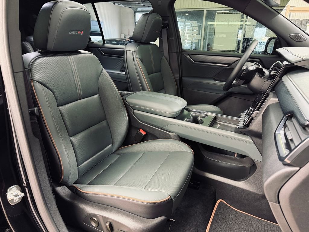 2024 GMC Acadia AT4