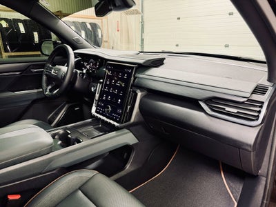 2024 GMC Acadia AT4