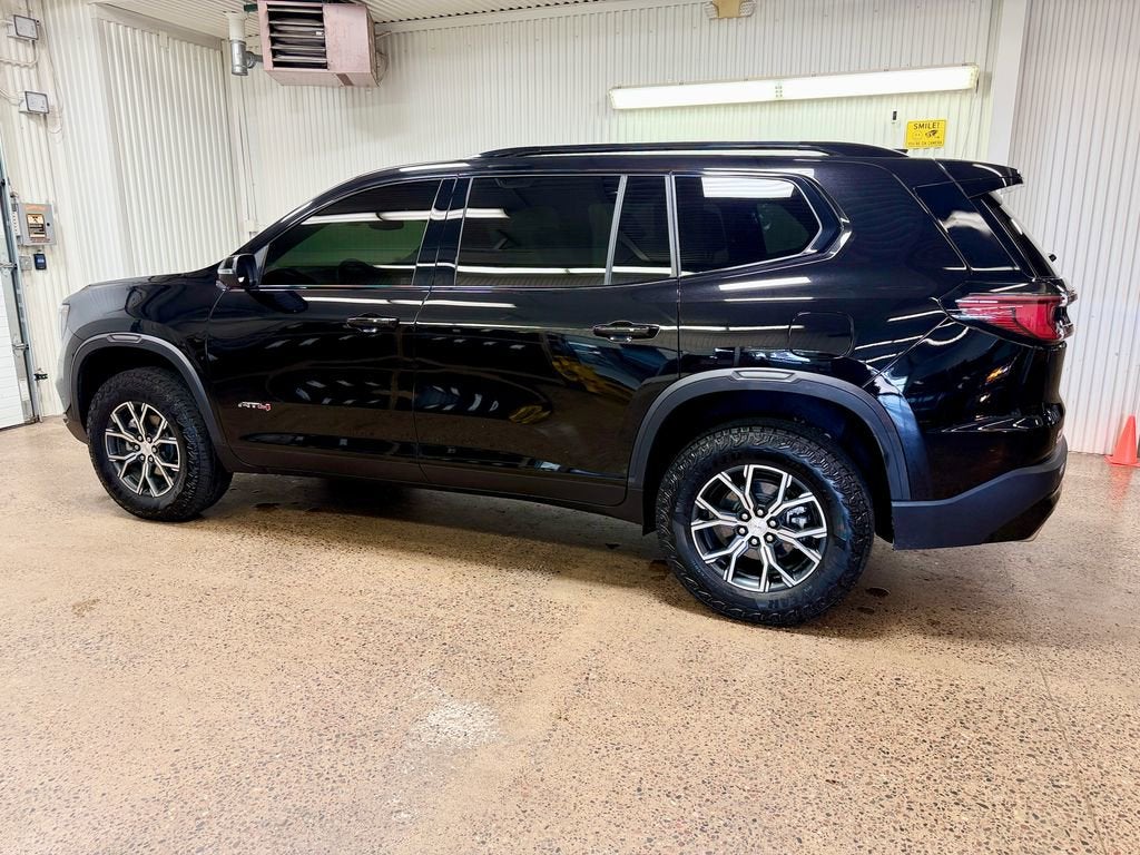 2024 GMC Acadia AT4