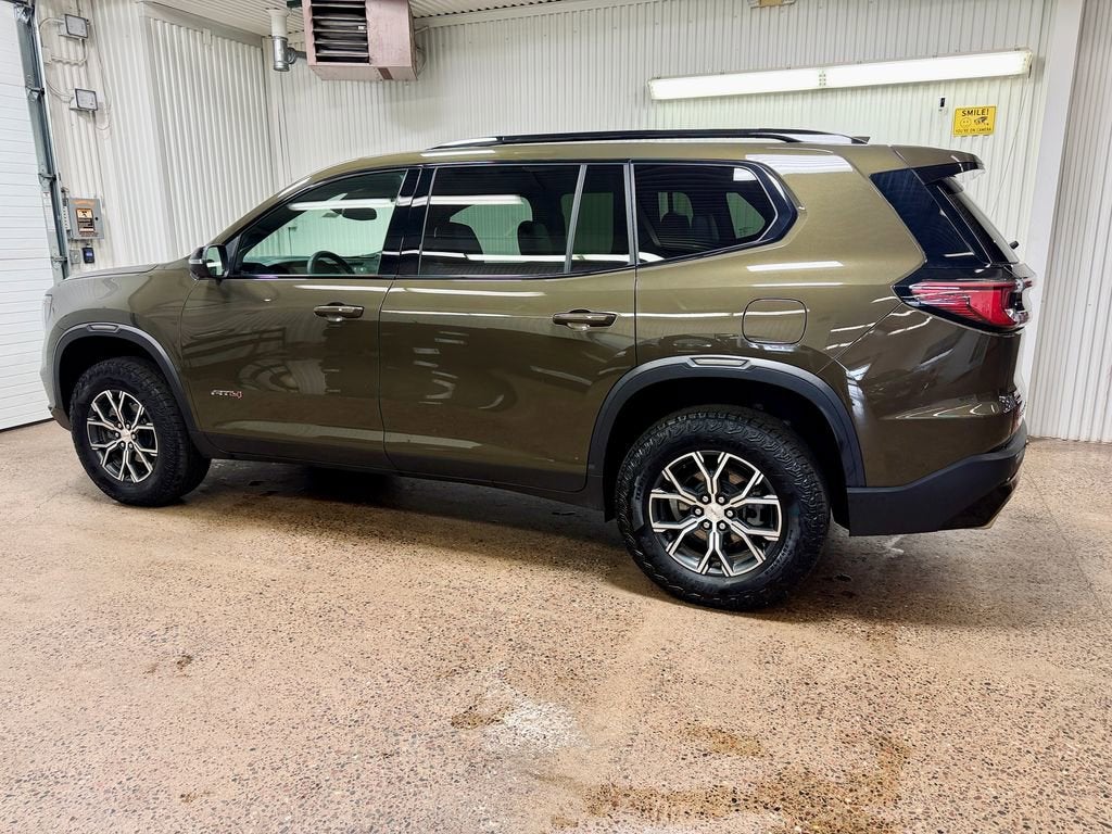 2024 GMC Acadia AT4