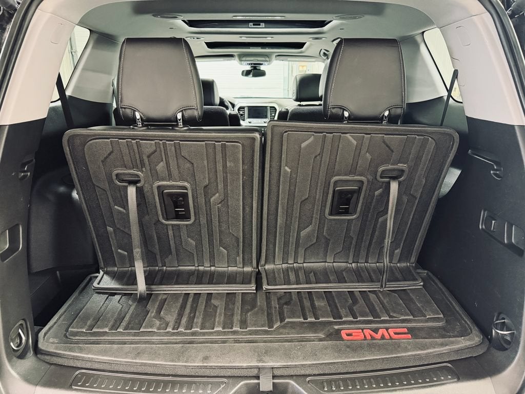 2021 GMC Acadia SLT