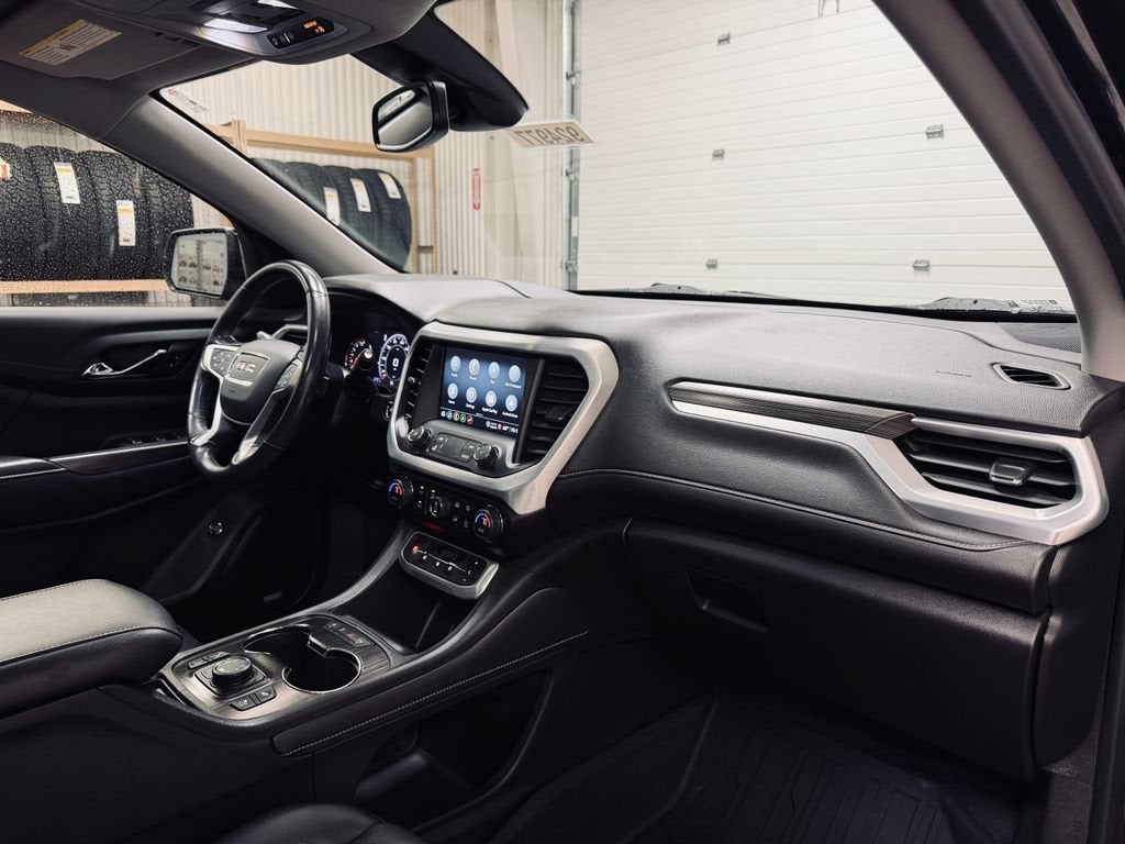 2021 GMC Acadia SLT