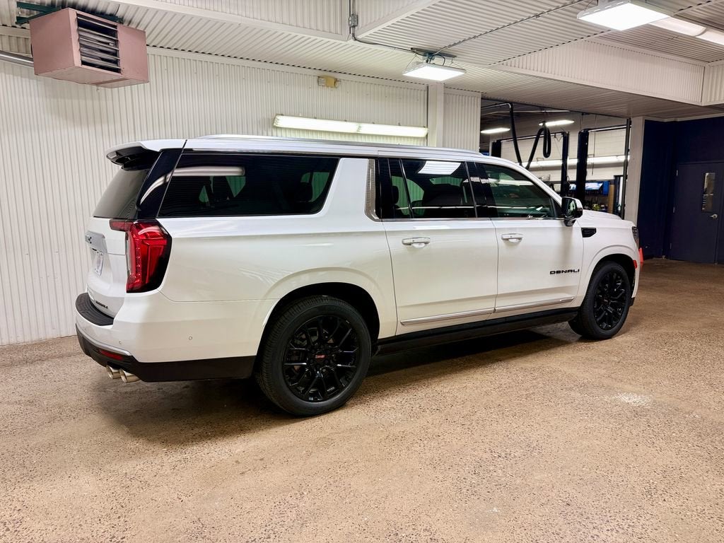 2023 GMC Yukon XL Denali