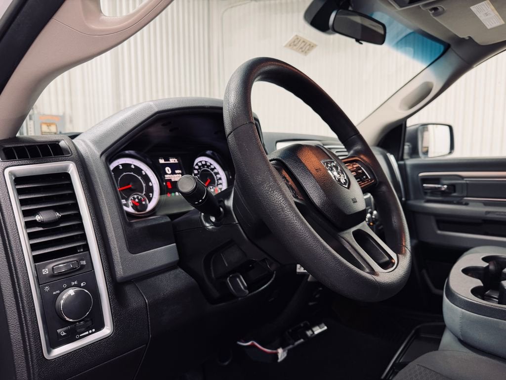 2019 RAM 1500 Classic SLT Crew Cab 4x4 5'7" Box