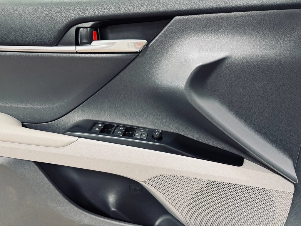 2019 Toyota Camry Hybrid LE