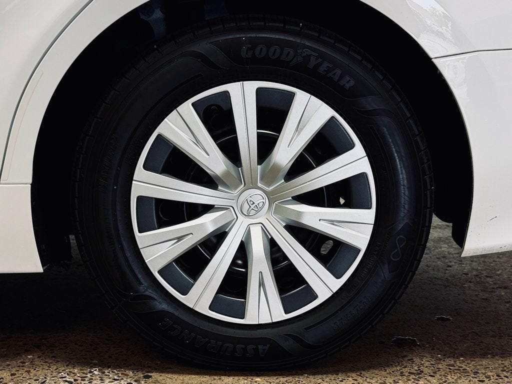 2019 Toyota Camry Hybrid LE