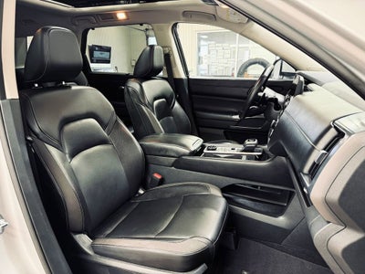 2022 Nissan Pathfinder SL 4WD