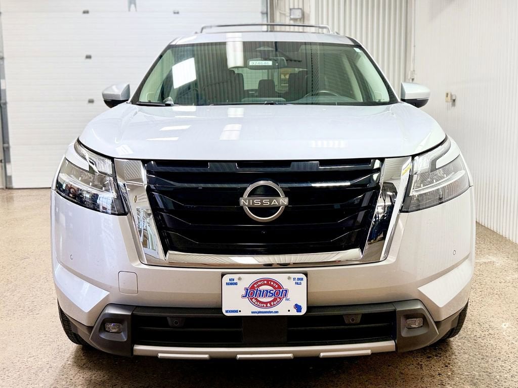 2022 Nissan Pathfinder SL 4WD