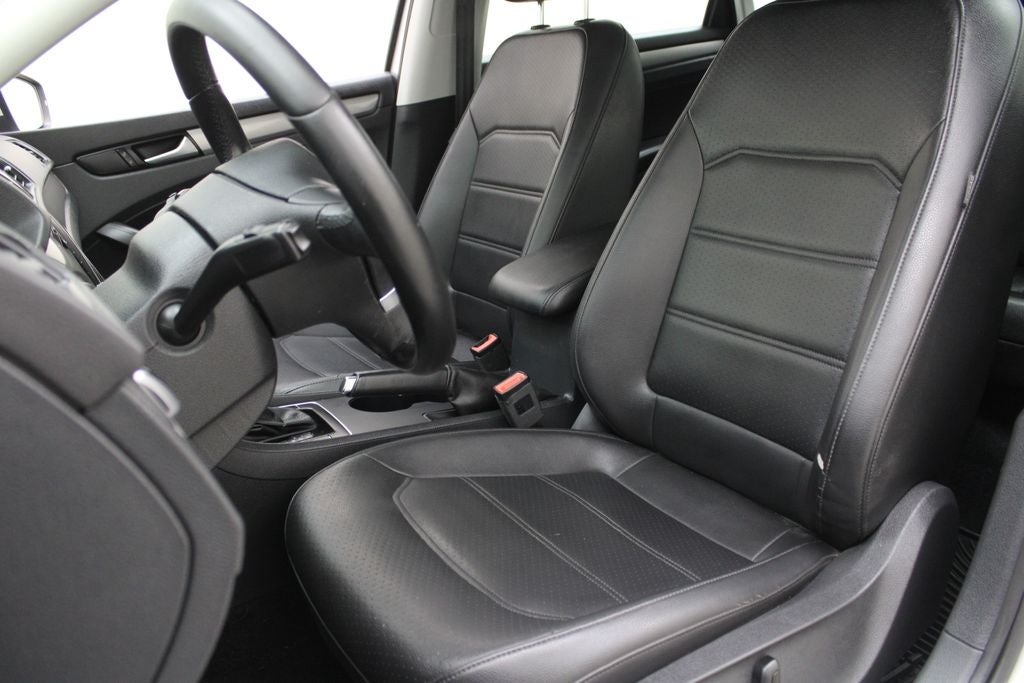 2015 Volkswagen Passat 1.8T Limited Edition