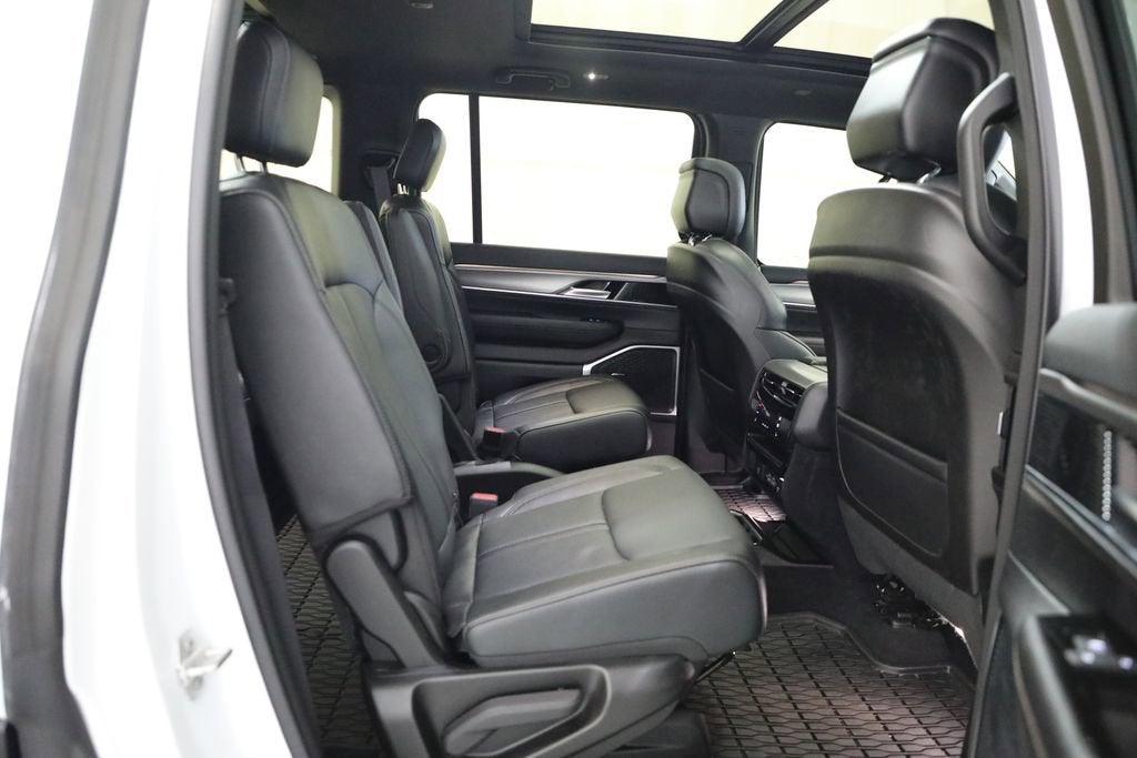 2023 Jeep Wagoneer Series II Carbide