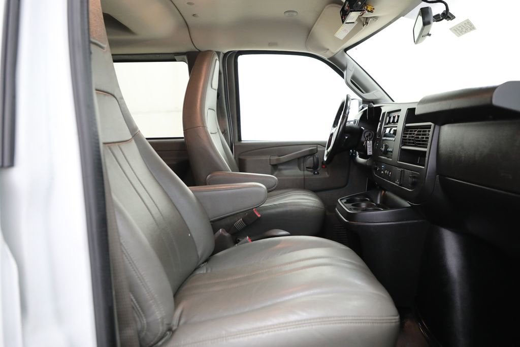 2019 GMC Savana Passenger 3500 LS
