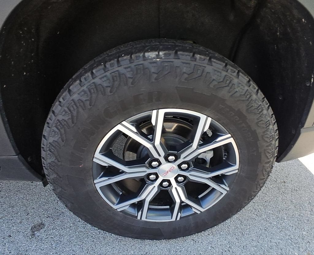 2024 GMC Acadia AT4