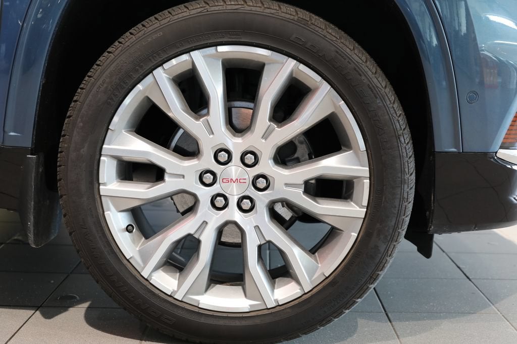 2025 GMC Acadia Denali