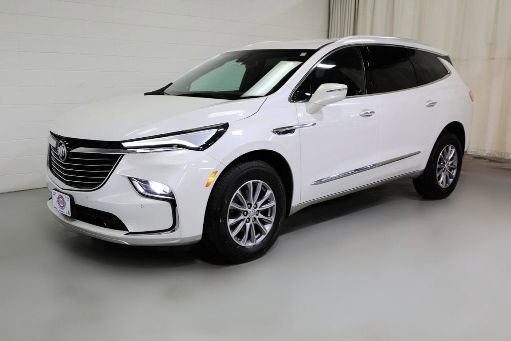 2023 Buick Enclave Essence