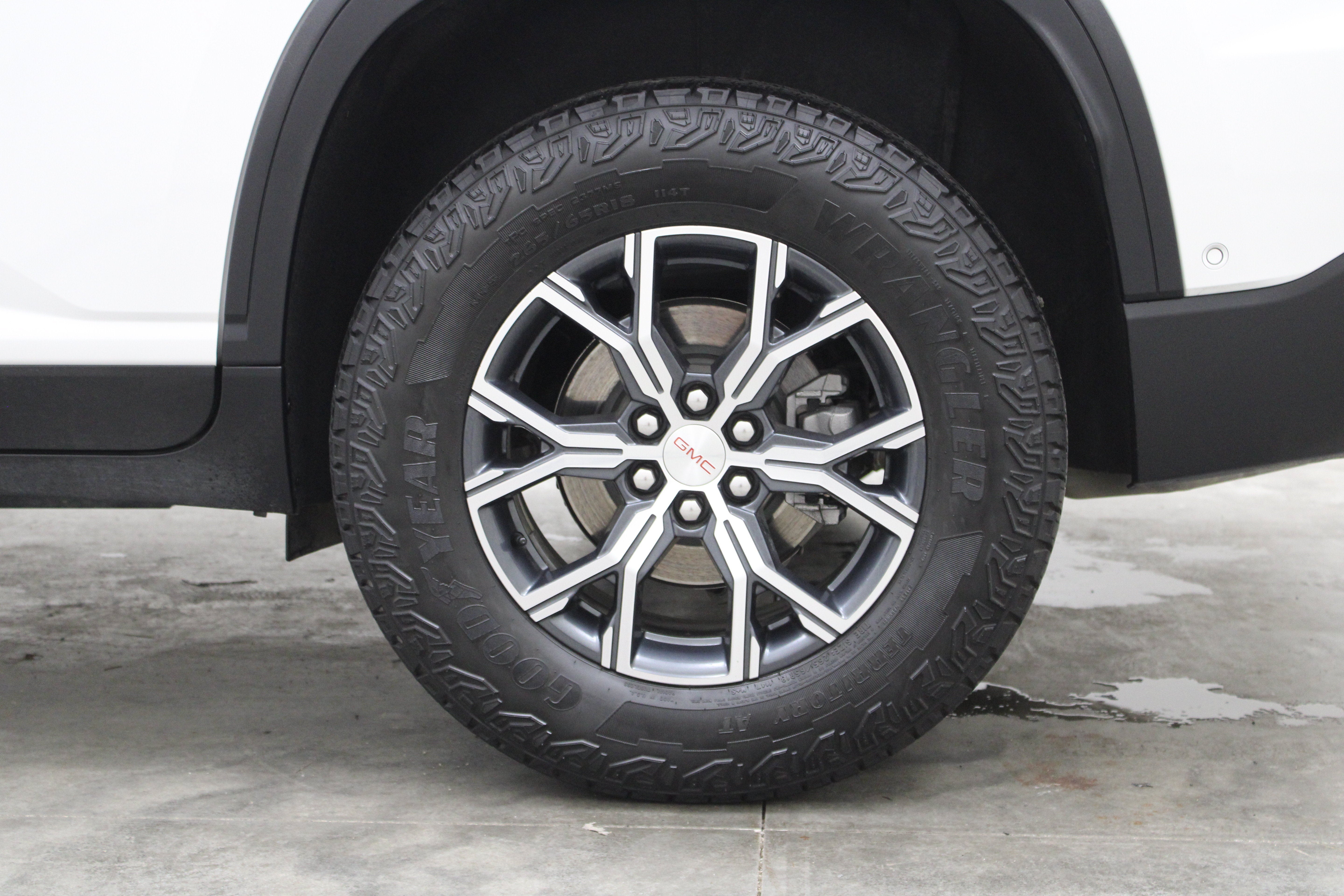 2024 GMC Acadia AWD AT4