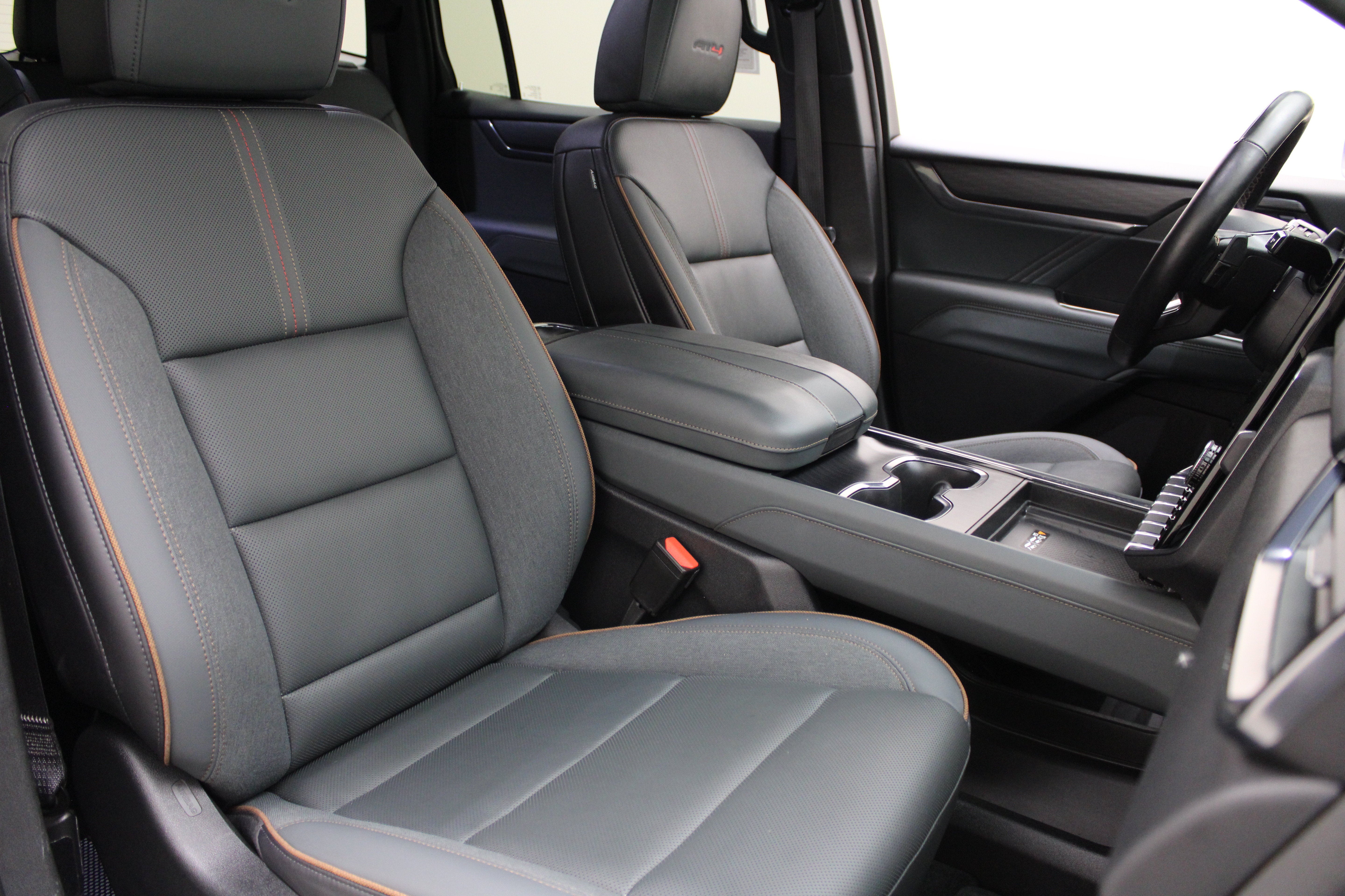2024 GMC Acadia AWD AT4