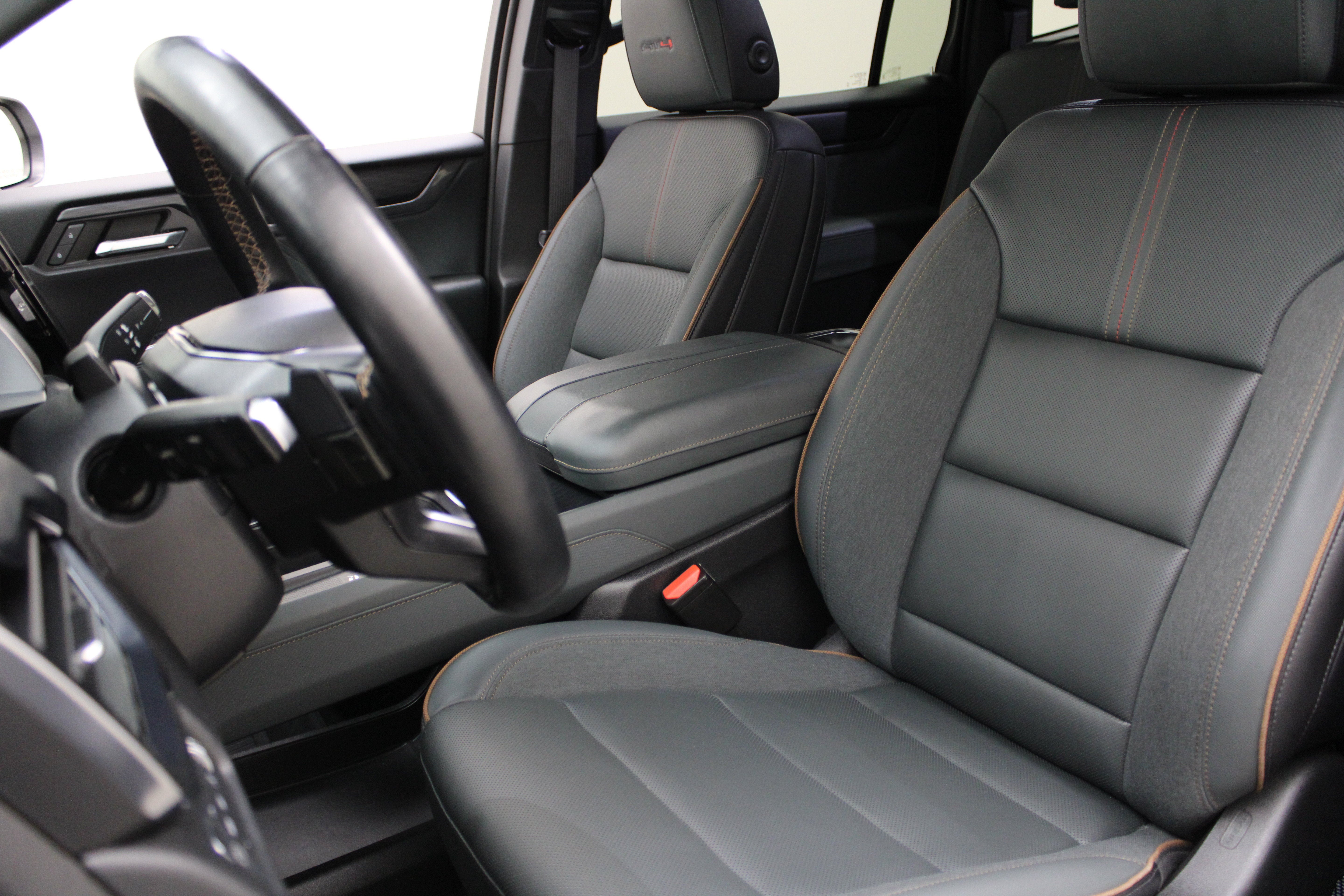 2024 GMC Acadia AWD AT4
