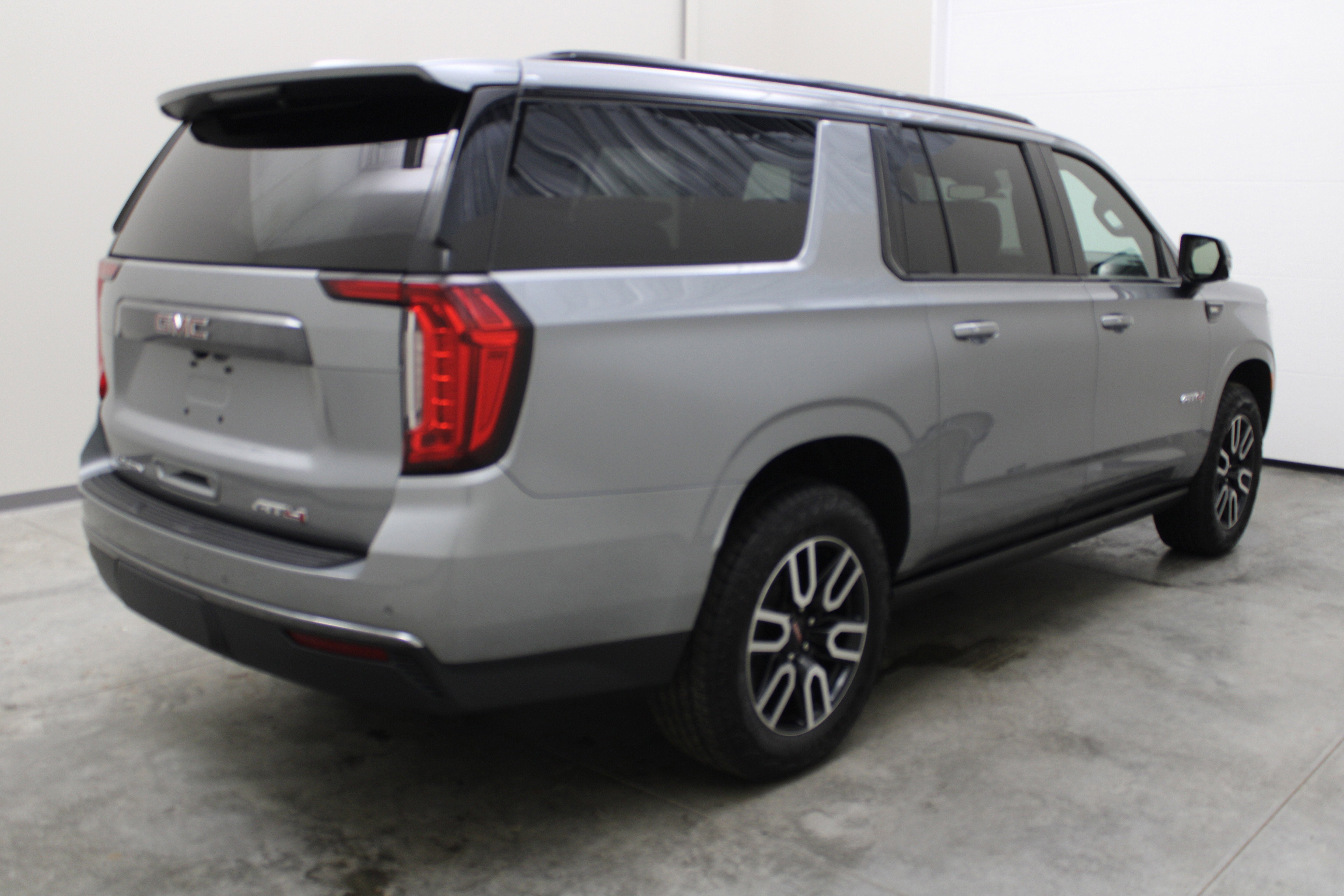 2023 GMC Yukon XL AT4