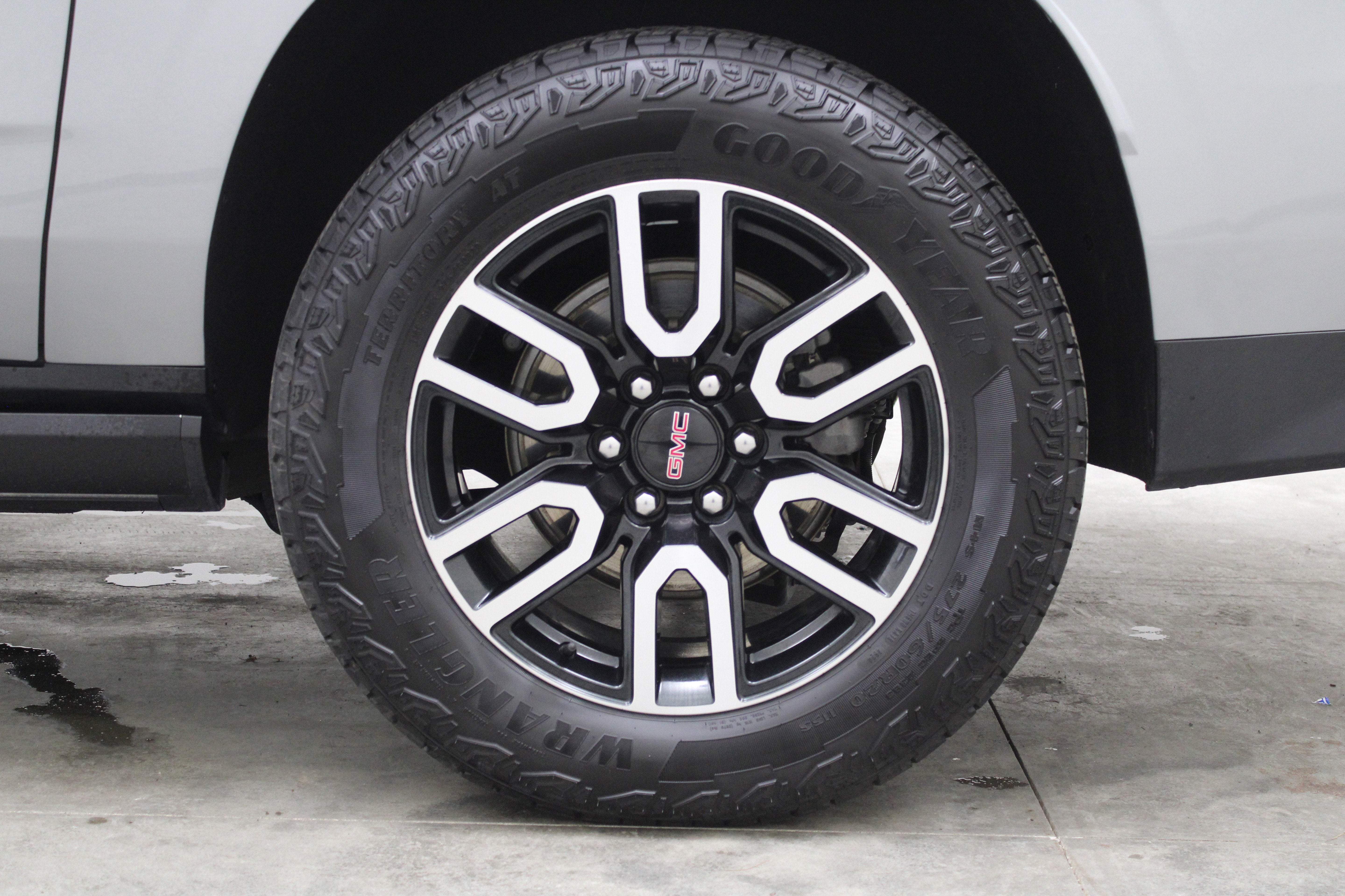 2023 GMC Yukon XL AT4