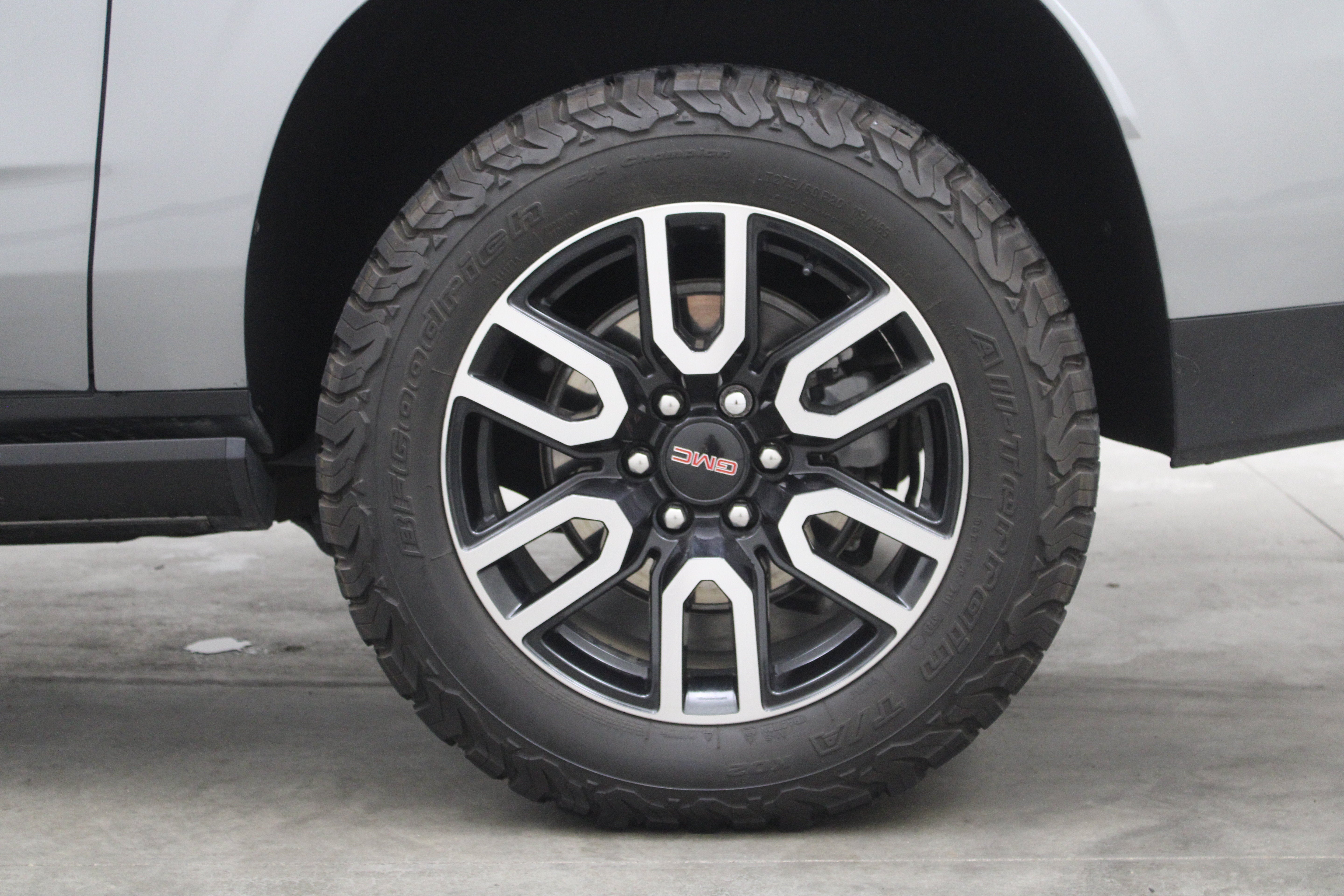 2024 GMC Yukon XL AT4