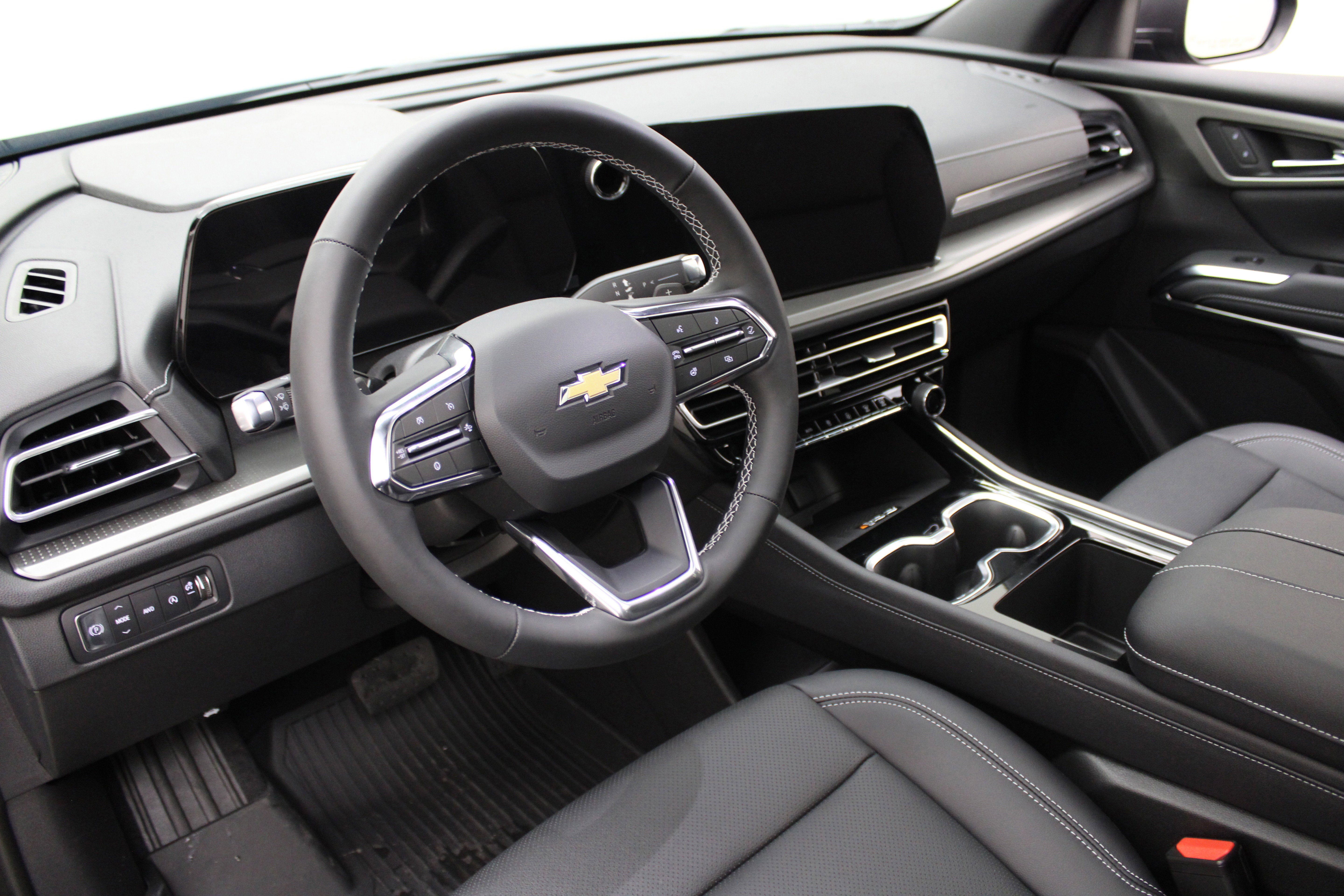 2026 Chevrolet Traverse AWD LT