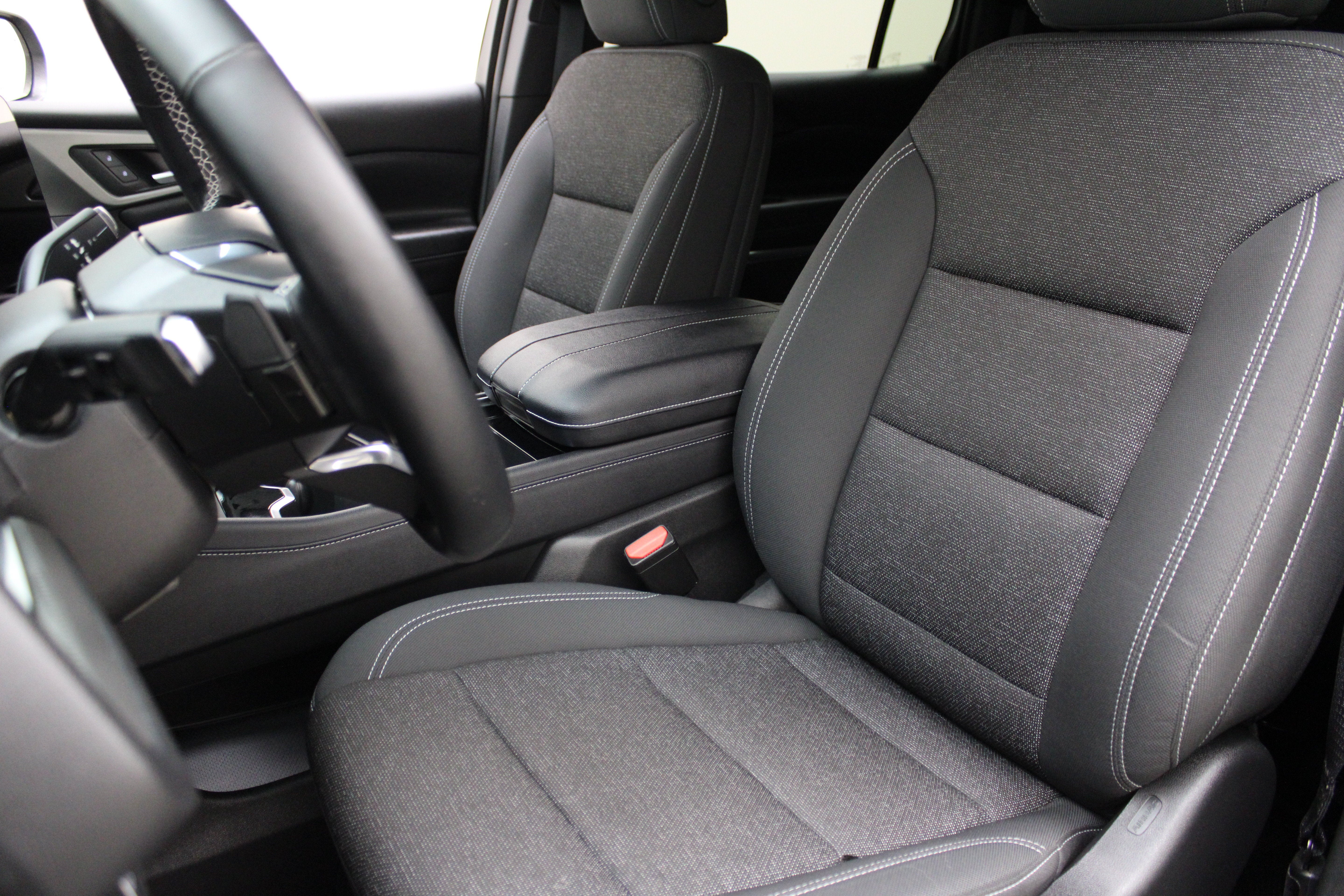2025 Chevrolet Traverse AWD LT