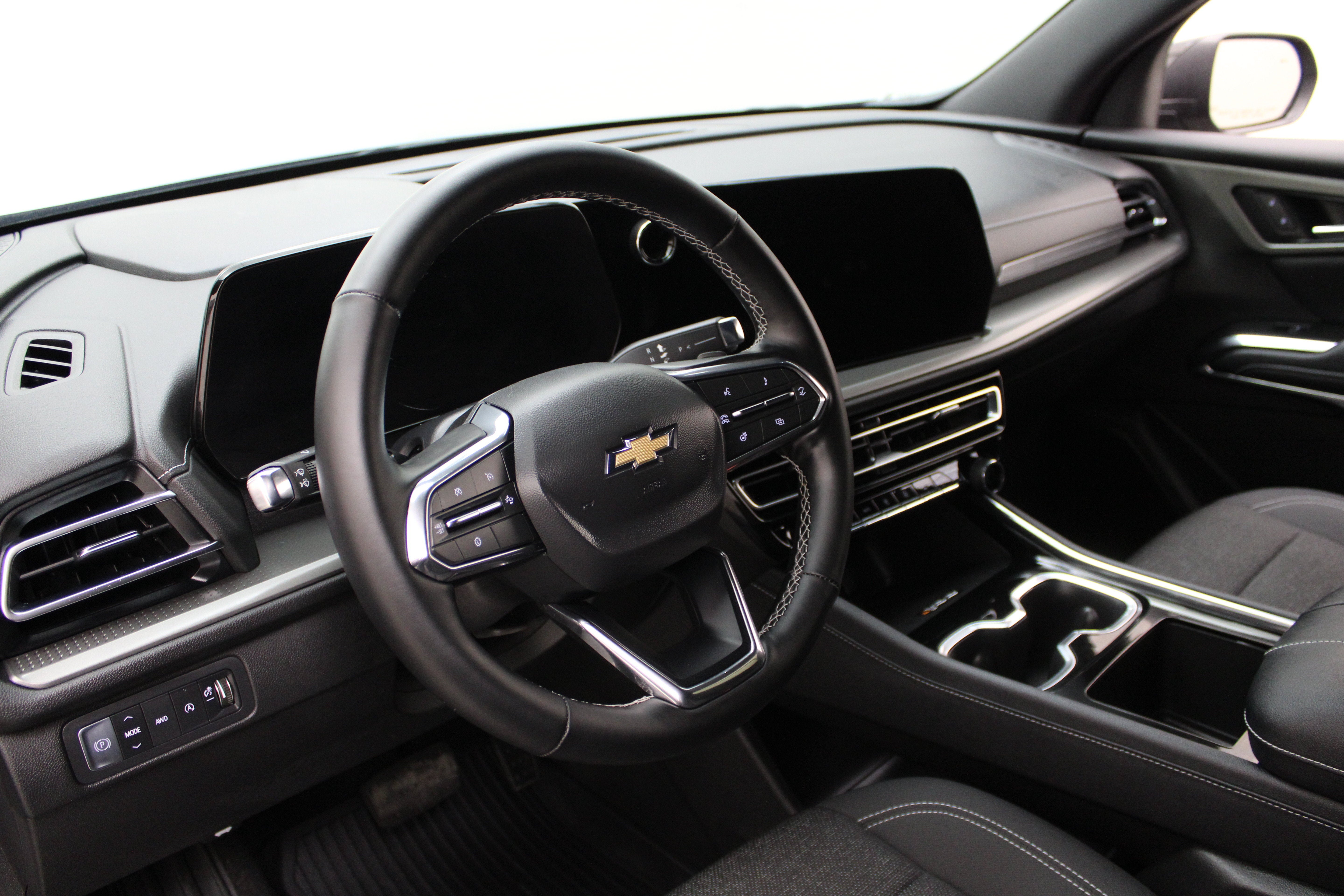 2025 Chevrolet Traverse AWD LT