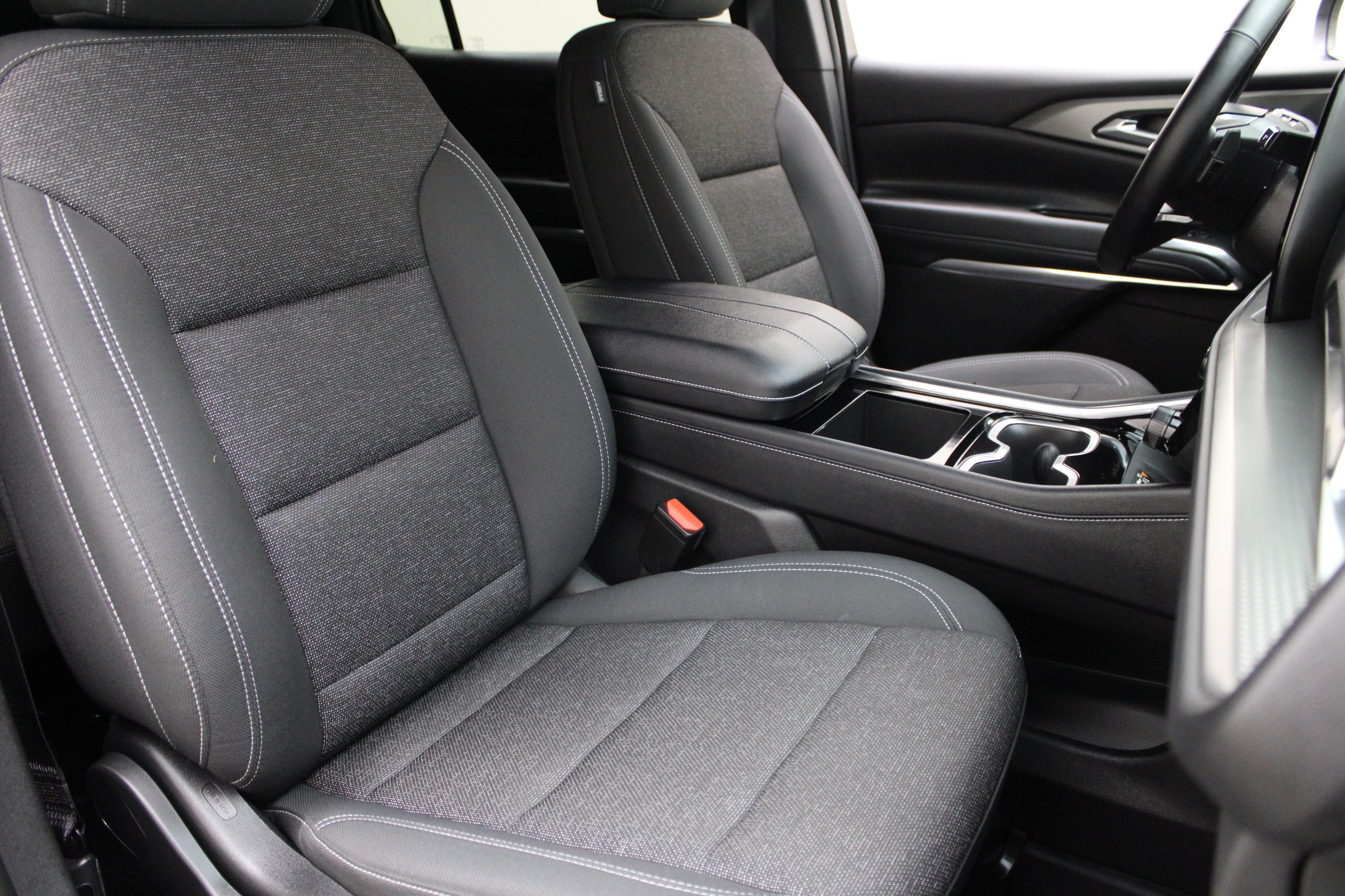 2025 Chevrolet Traverse AWD LT