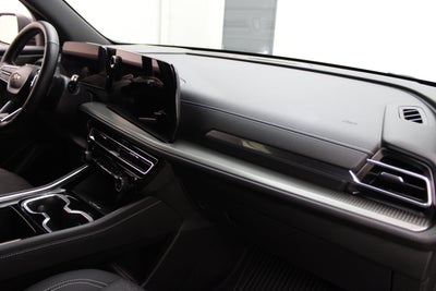2025 Chevrolet Traverse AWD LT