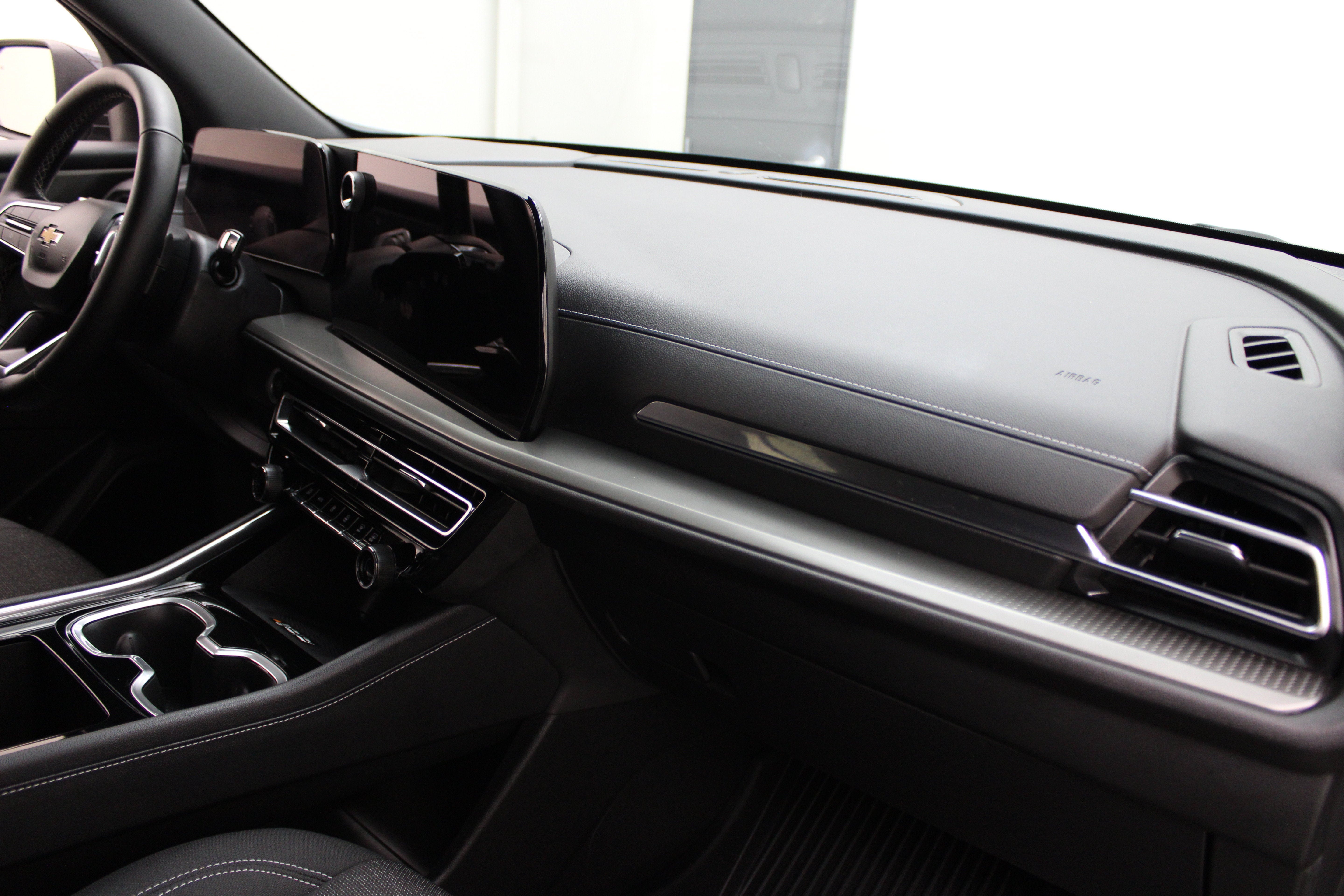2025 Chevrolet Traverse AWD LT