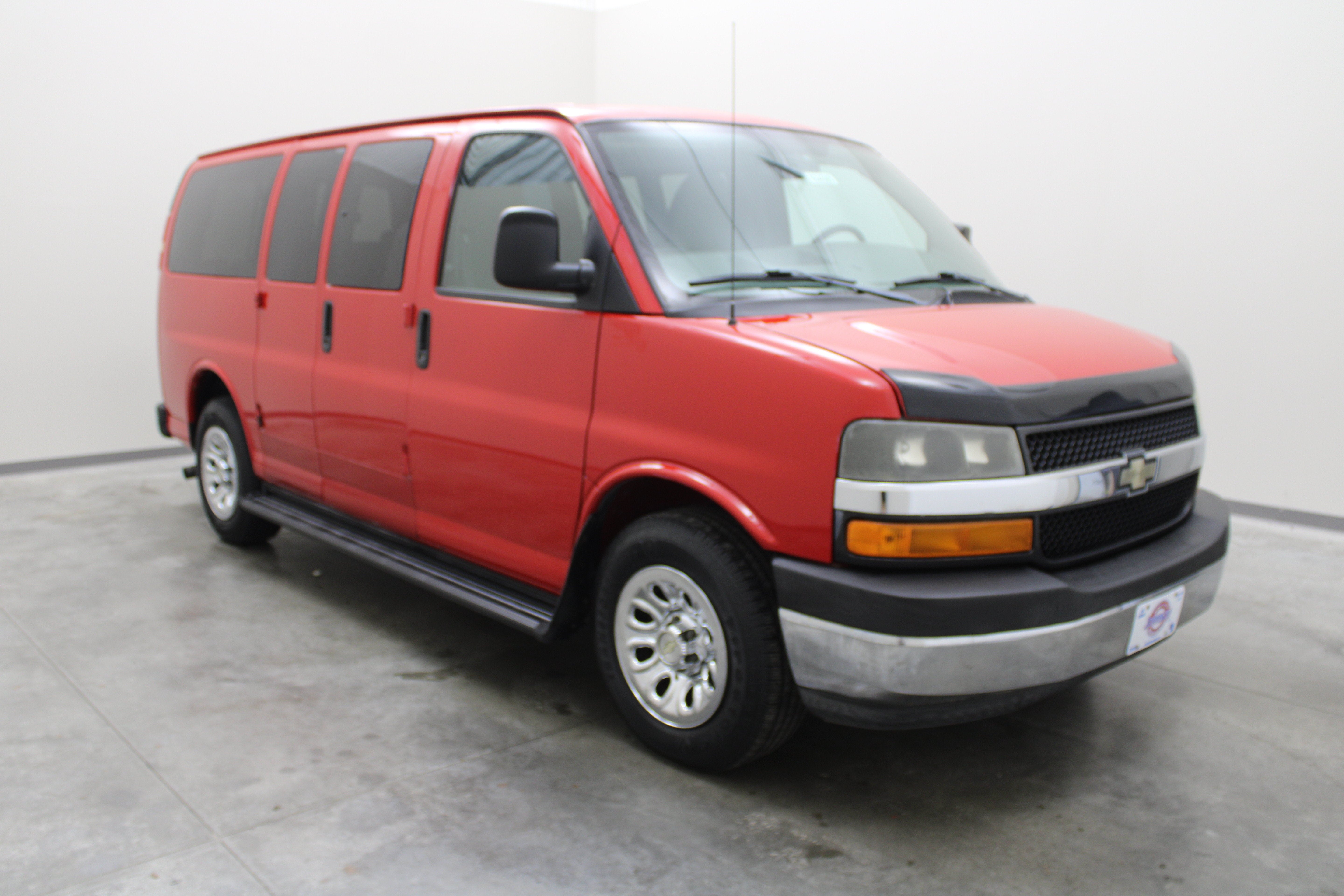 2011 Chevrolet Express Passenger 1500 1LT