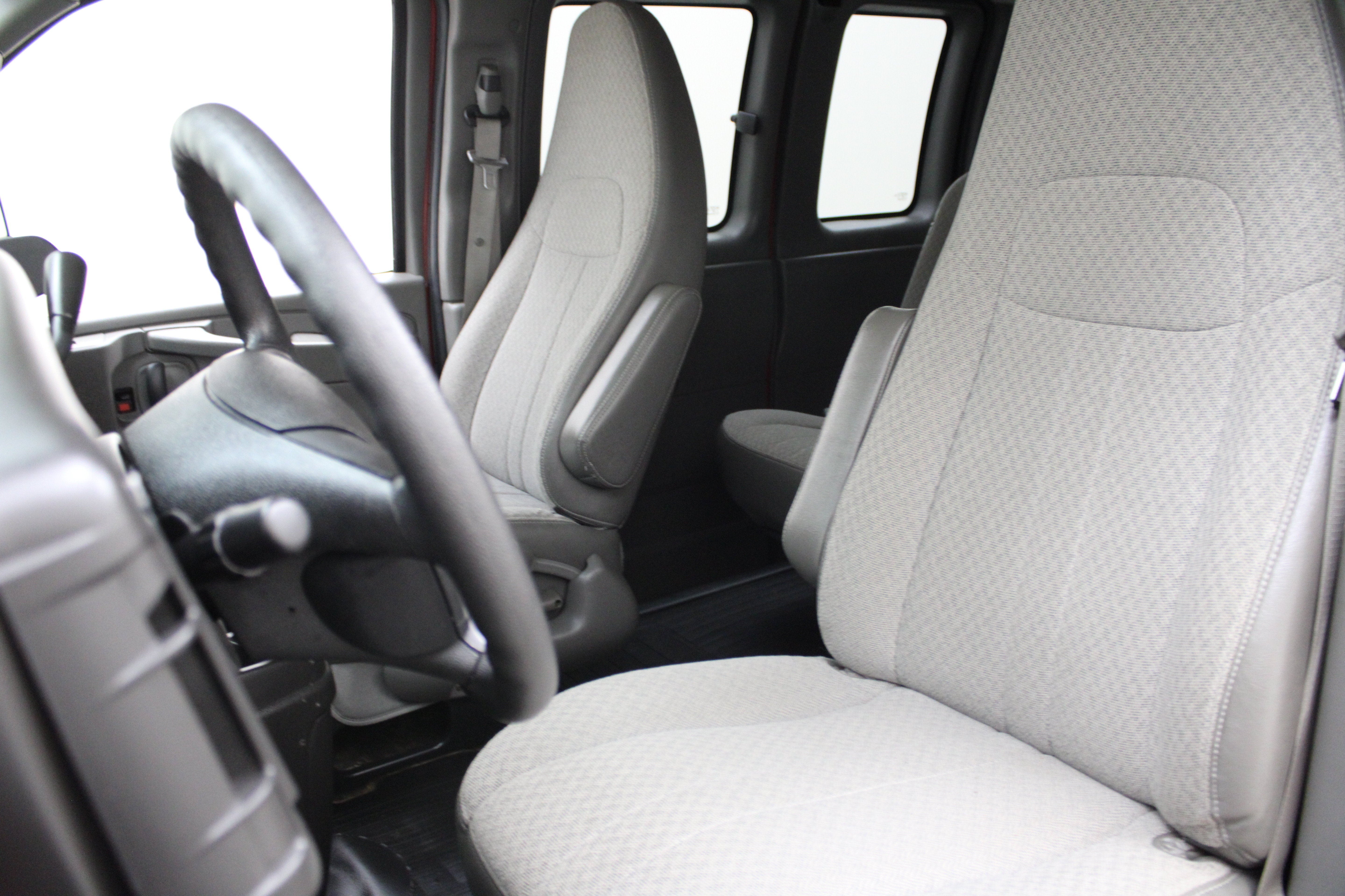 2011 Chevrolet Express Passenger 1500 1LT