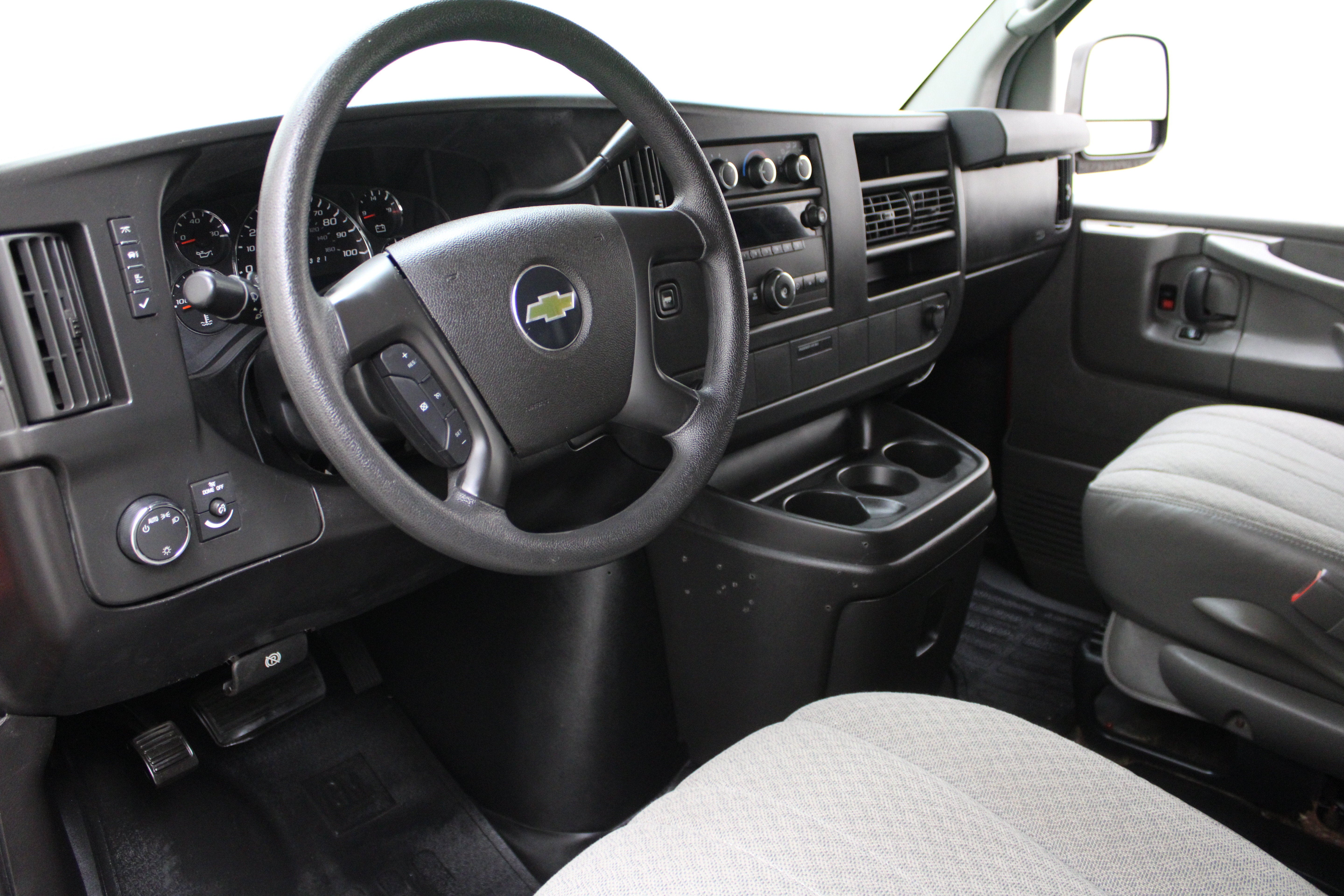2011 Chevrolet Express Passenger 1500 1LT