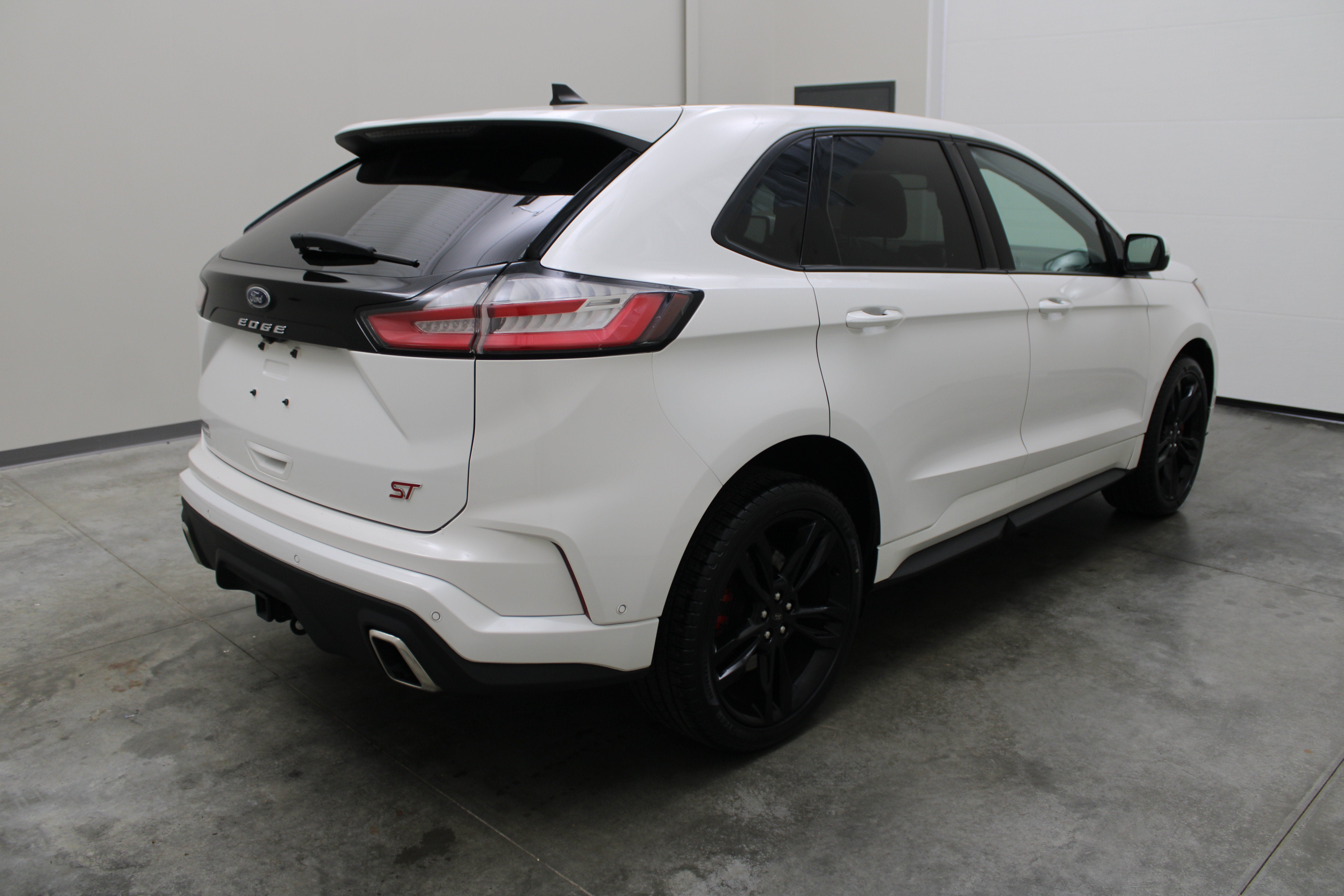 2022 Ford Edge ST