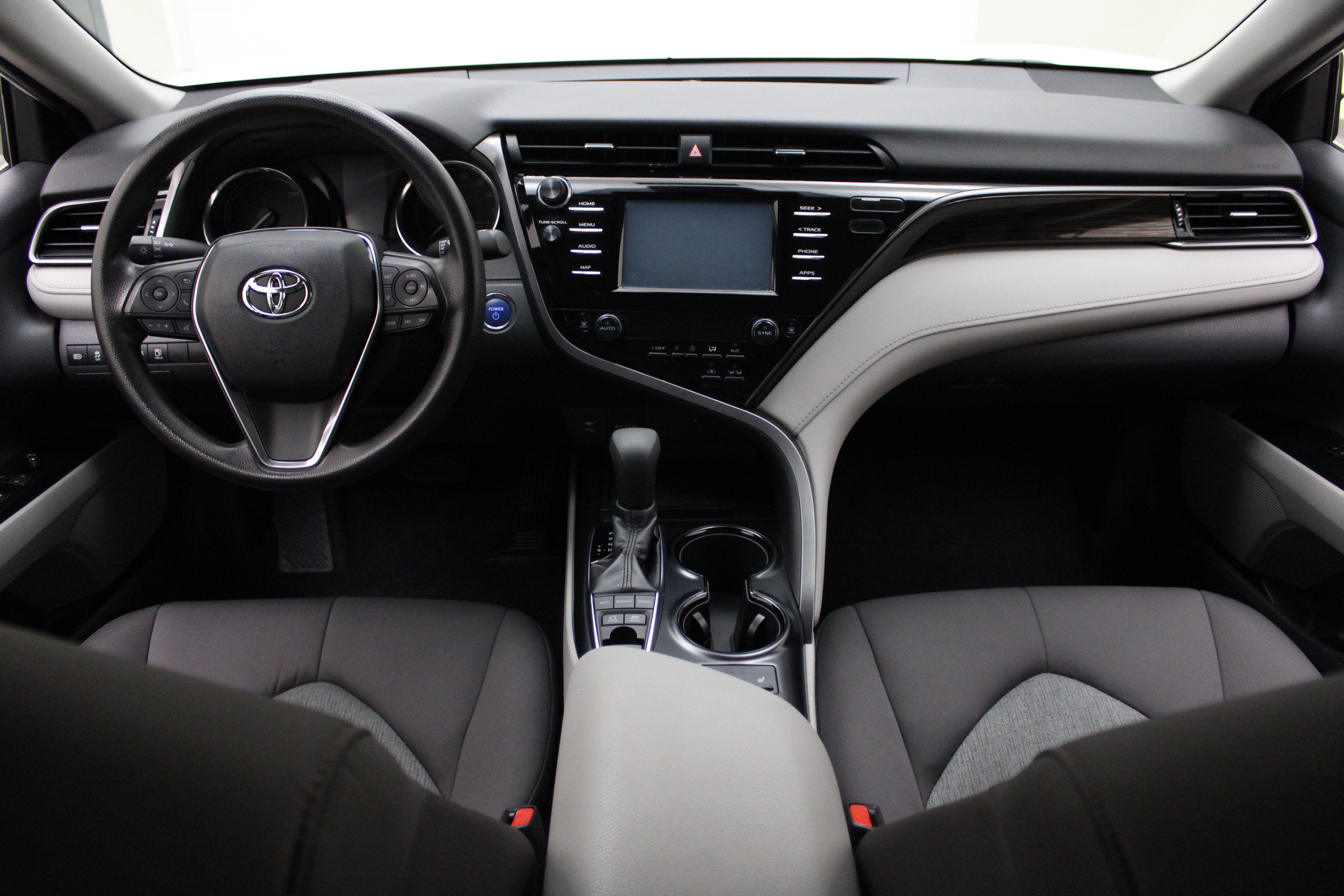 2019 Toyota Camry Hybrid LE